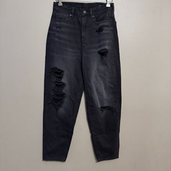 American Eagle distressed black relaxed mom Jean size 2 regular - Picture 1 of 9